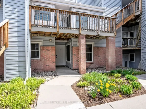1220 Thorpe Rd #205, Burlington, ON L7S 2H4