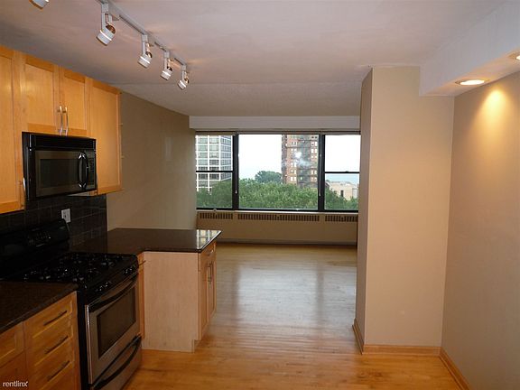 2nd image of 1540 N State Pkwy APT 11D