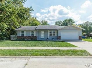 902 Trudy Ln, O'Fallon, MO 63366