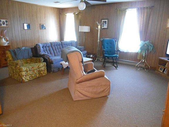 4th image of 292 Marion Dr