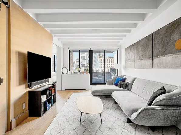 366 W 11th St APT 8A, New York, NY 10014