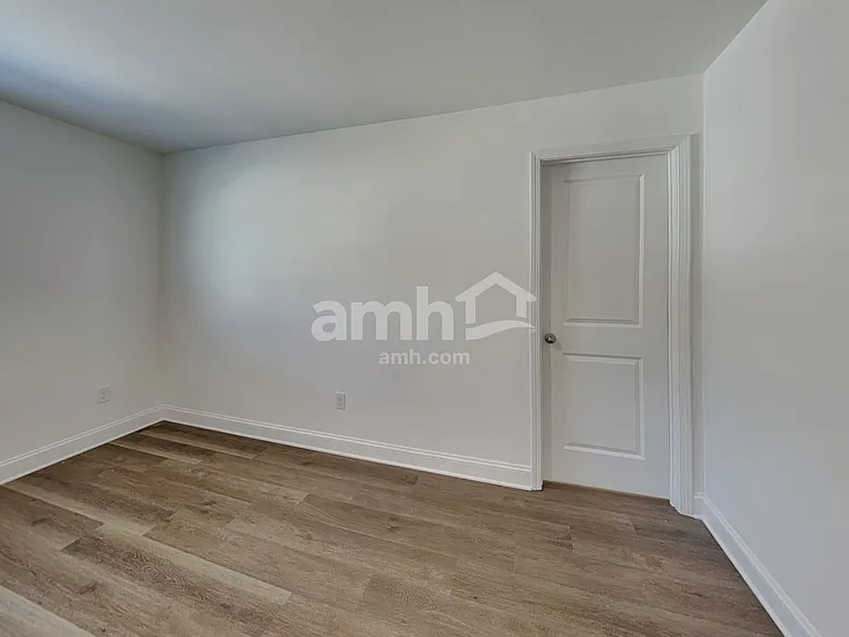 1219 Livengood Way — Photo 13
