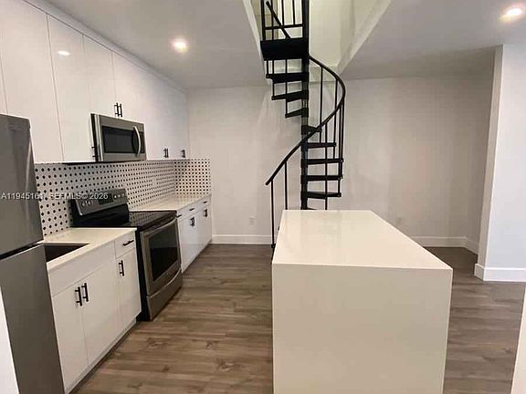 3rd image of 7411 Carlyle Ave APT 2