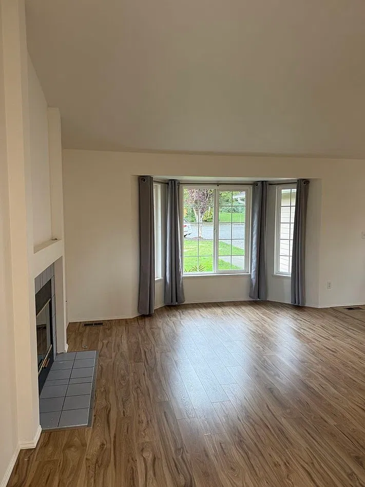 3 bed, 1140 sqft, $2,900 — Photo 4