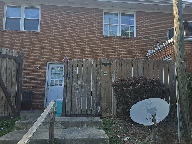 Back of unit
