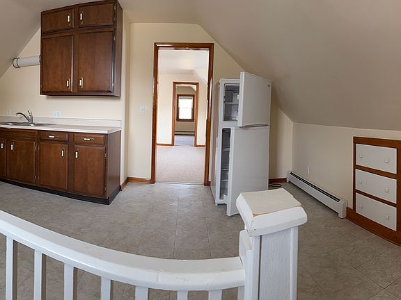 5th image of 169 Larke Ave #2