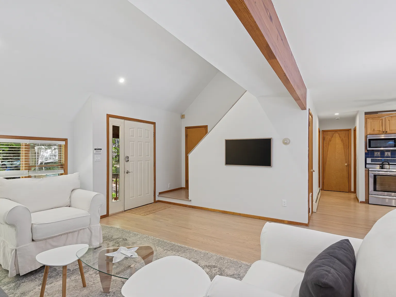 Renovated Clearwater Beach Contemporary — Photo 4