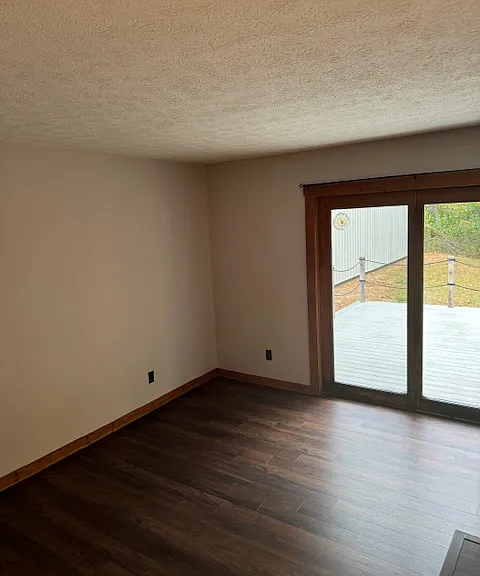 1016 River Rd — Photo 11