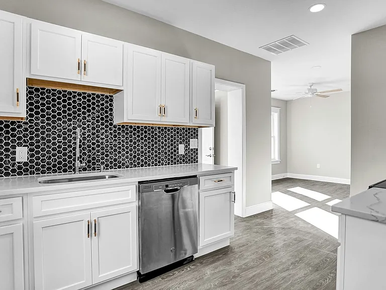 17 N Church St #2 — Photo 9