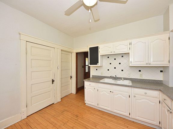 5th image of 374 Furnace St