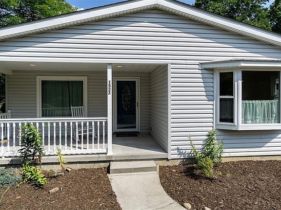 2nd image of 1537 Noble Ave