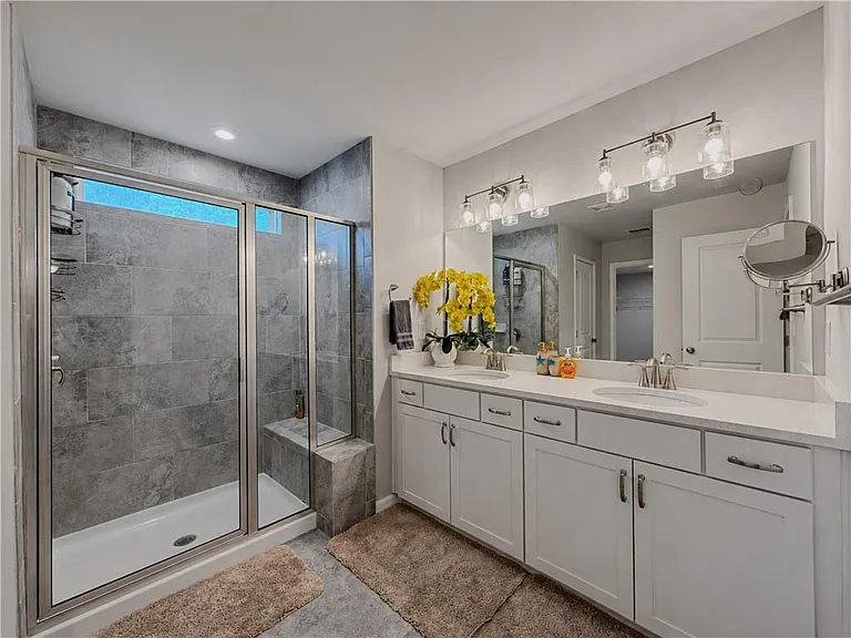 45 Woodford Dr — Photo 21