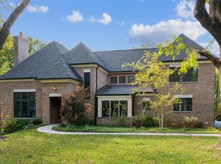 39 Fair Oaks Dr, Saint Louis, MO