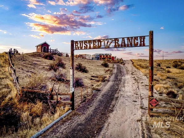 870 Desert Wind Rd, Boise, ID 83716