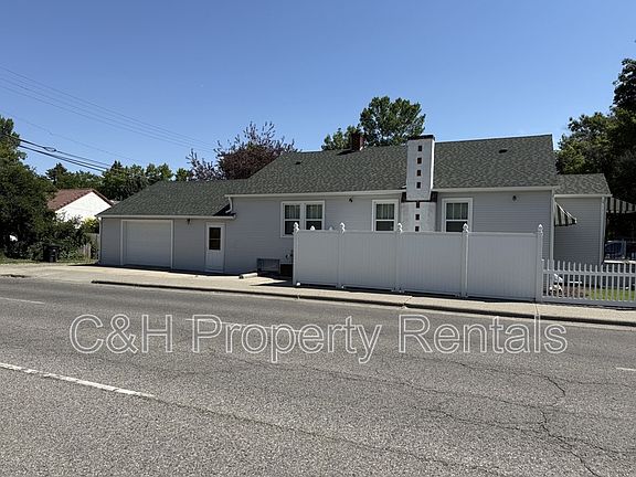 3rd image of 2423 Pine St #1