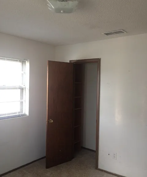 101 Tucker Cir — Photo 16