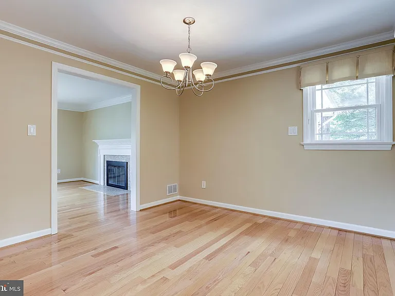 4894 Williamsburg Blvd — Photo 7