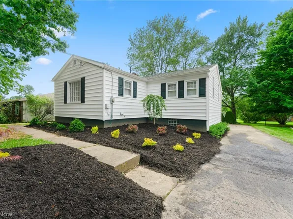 7314 N Lima Rd, Poland, OH 44514