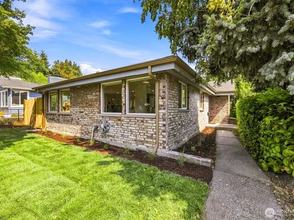 7050 21st Avenue NE, Seattle, WA 98115