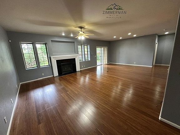 4th image of 3479 Hampton Way