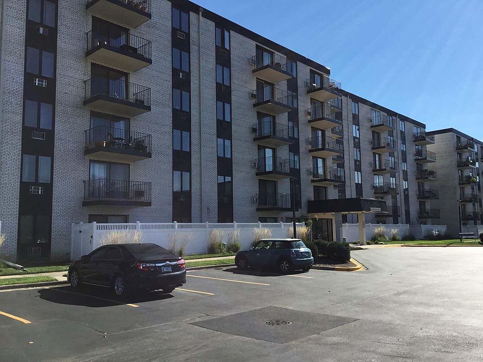 1st image of 9737 Fox Glen Dr #5E