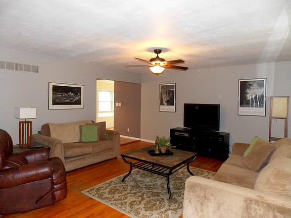 4th image of 8906 Western Hills Dr