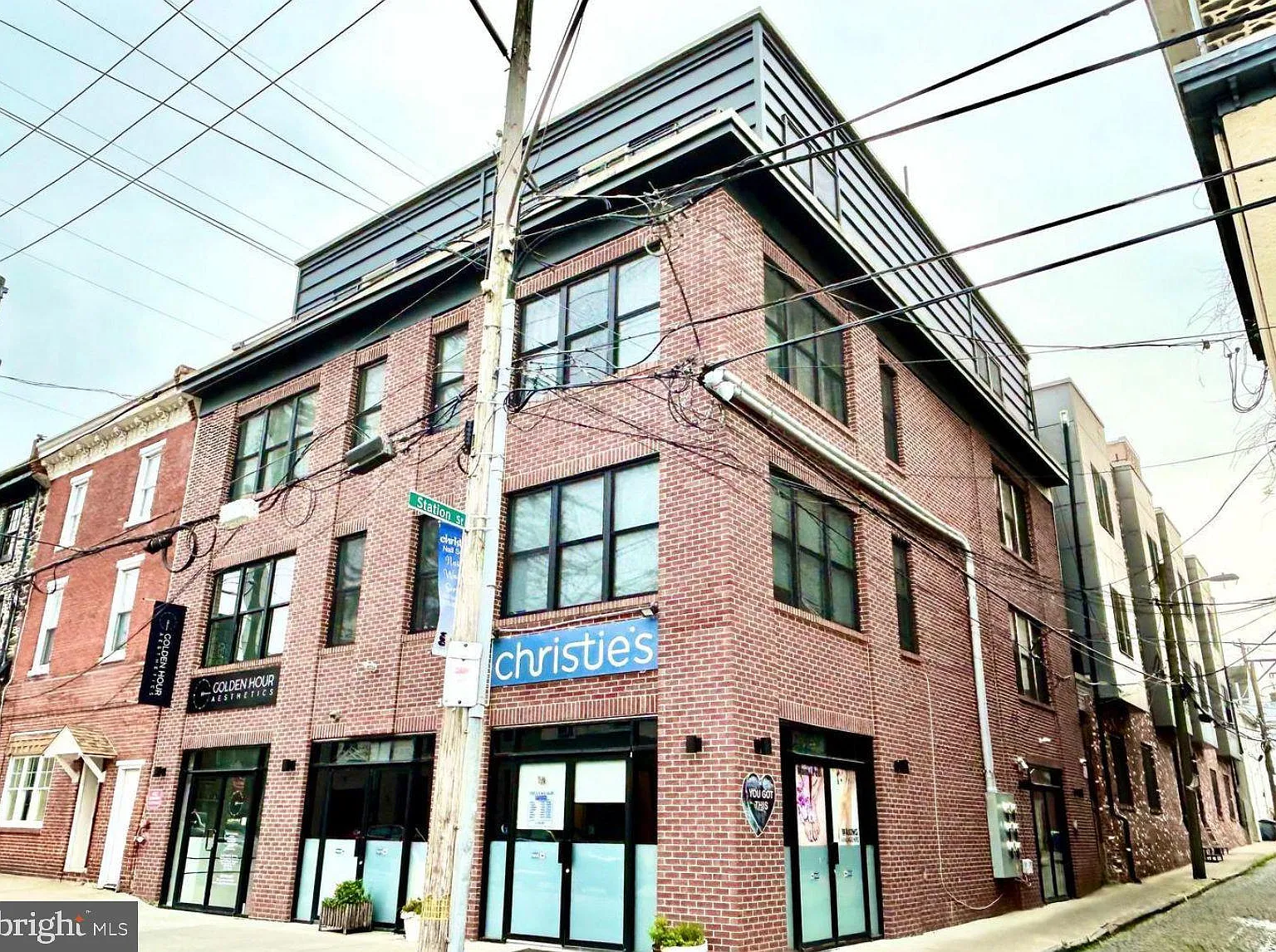 1 bed, 1.0 bath, 725 sqft, $1,895 — Photo 1