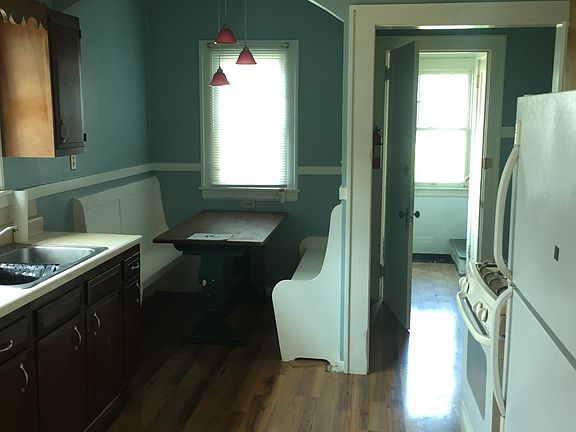 4th image of 511 Coit Ave NE