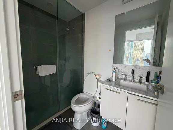 5th image of 3 Gloucester St #2907