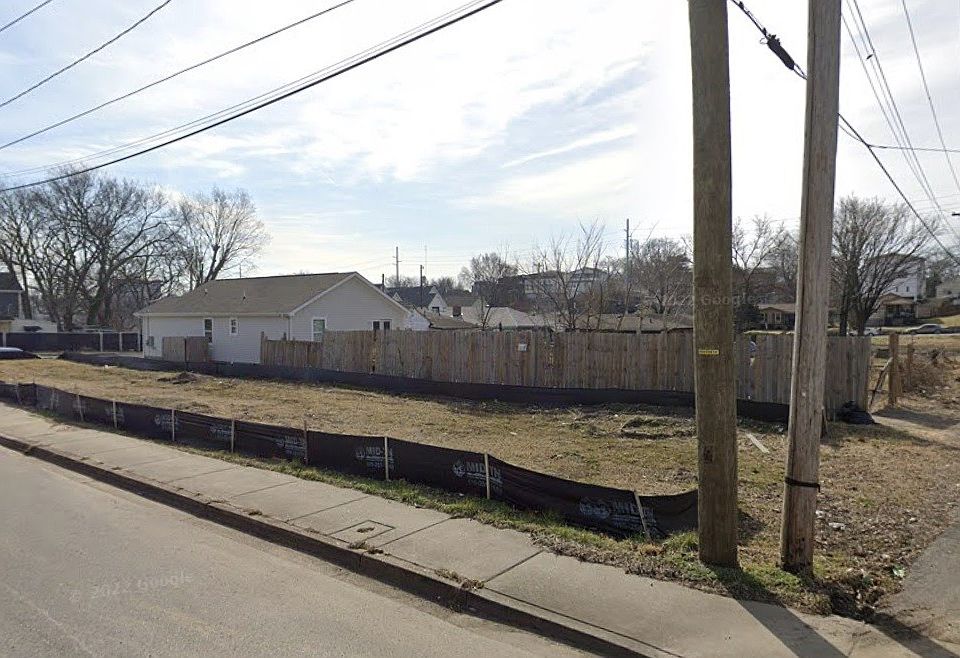 2nd image of 16 Claiborne St