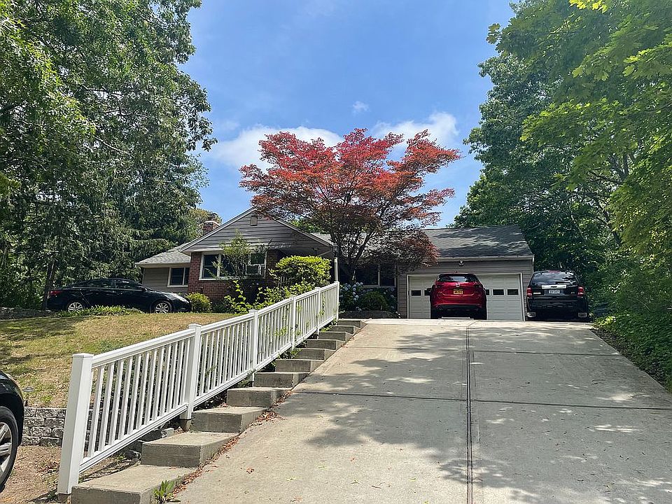 1st image of 91 Laurel Dr