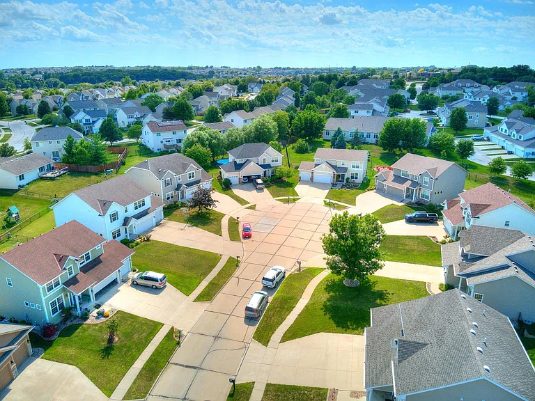 15222 Aurora Cir — Photo 35