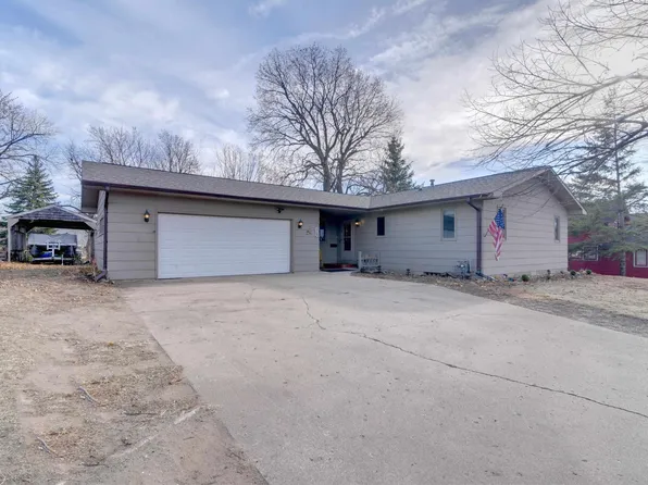 16 N 13th St, Estherville, IA 51334