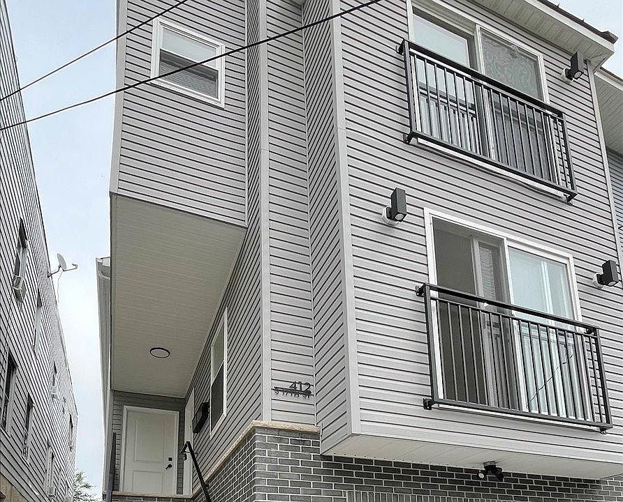 1st image of 414 S 17th St Floor 2