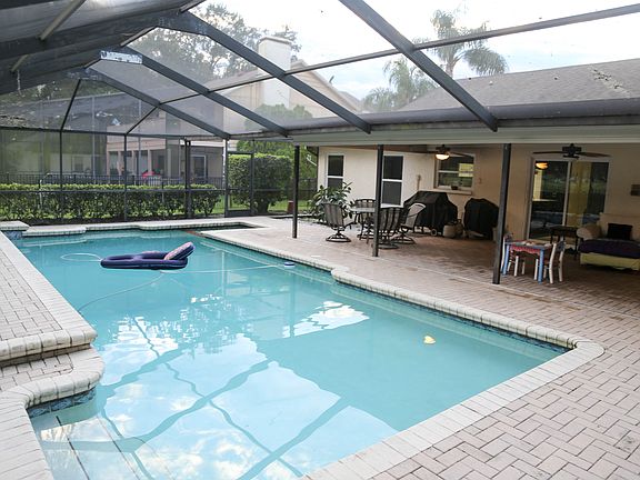3rd image of 13806 Cypress Village Cir