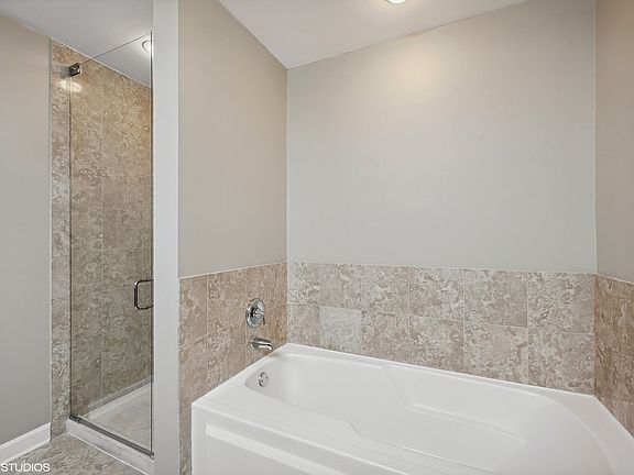 5th image of 233 E 13th St APT 1903