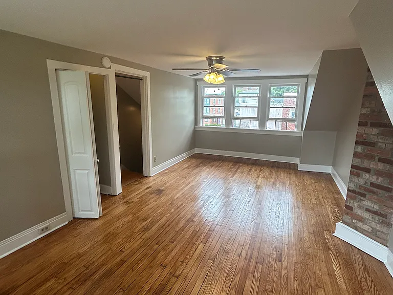 118 Boas St #2 — Photo 6
