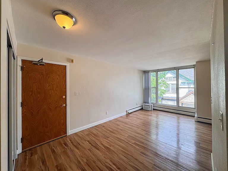 405 6th Ave SE #309 — Photo 10