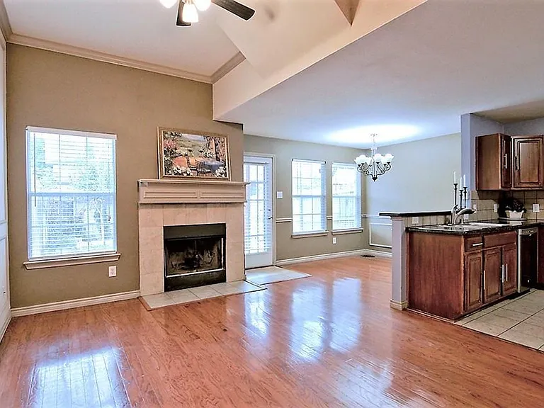 12649 Bay Ave — Photo 9