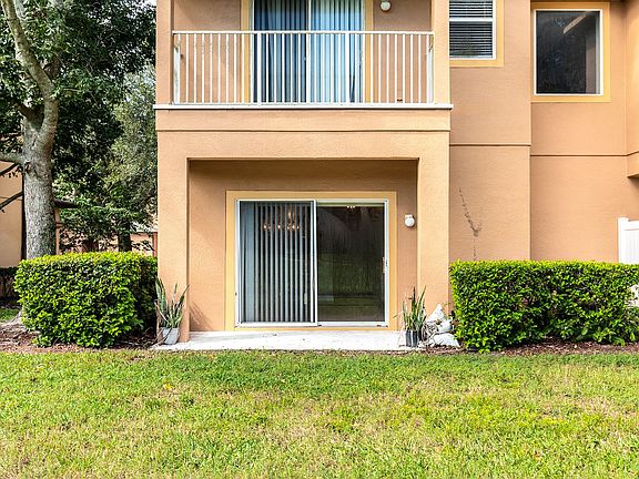 3rd image of 1751 Retreat View Cir