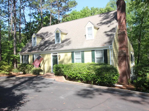 10 Village In The Woods Cir, Southern Pines, NC 28387