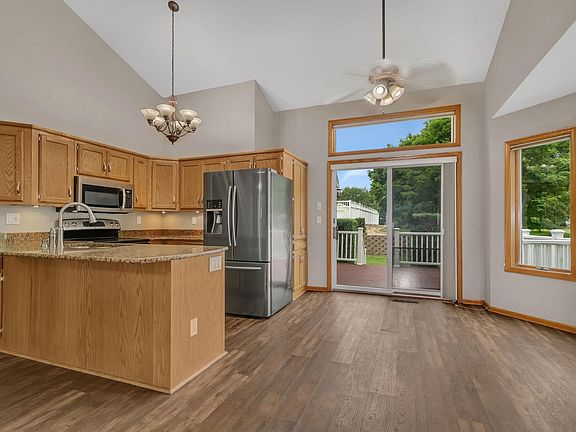 4th image of 2215 Imperial Dr