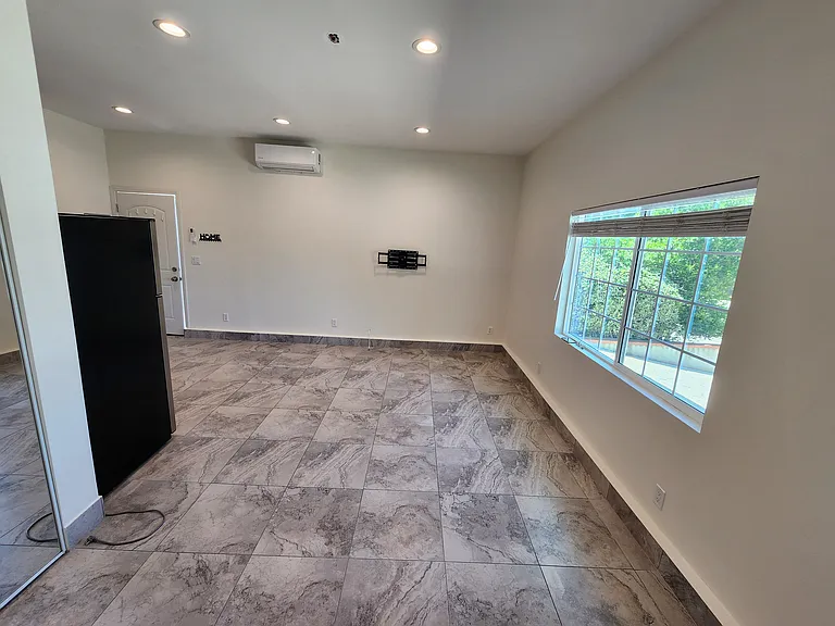 9852 Cabanas Ave — Photo 12