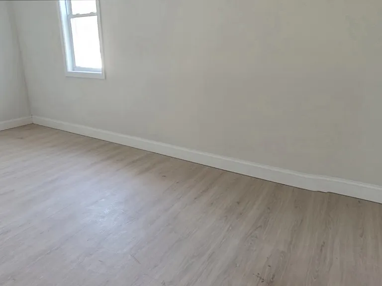 301 N Genoa Ave — Photo 6