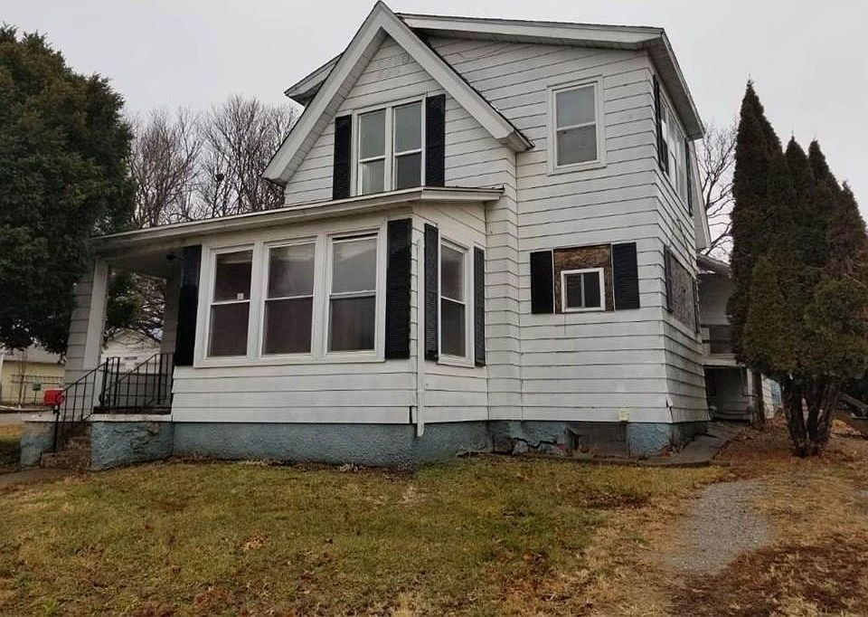 1st image of 813 E Washington St