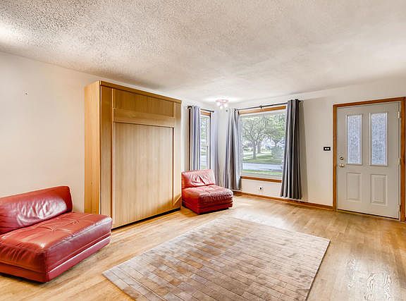 3rd image of 2846 Willow St