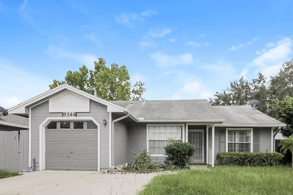 3 bed, 2.0 bath, 1231 sqft, $2,285 — Photo 1