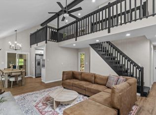 415 Canterbury Rd, Bushkill, PA 18324