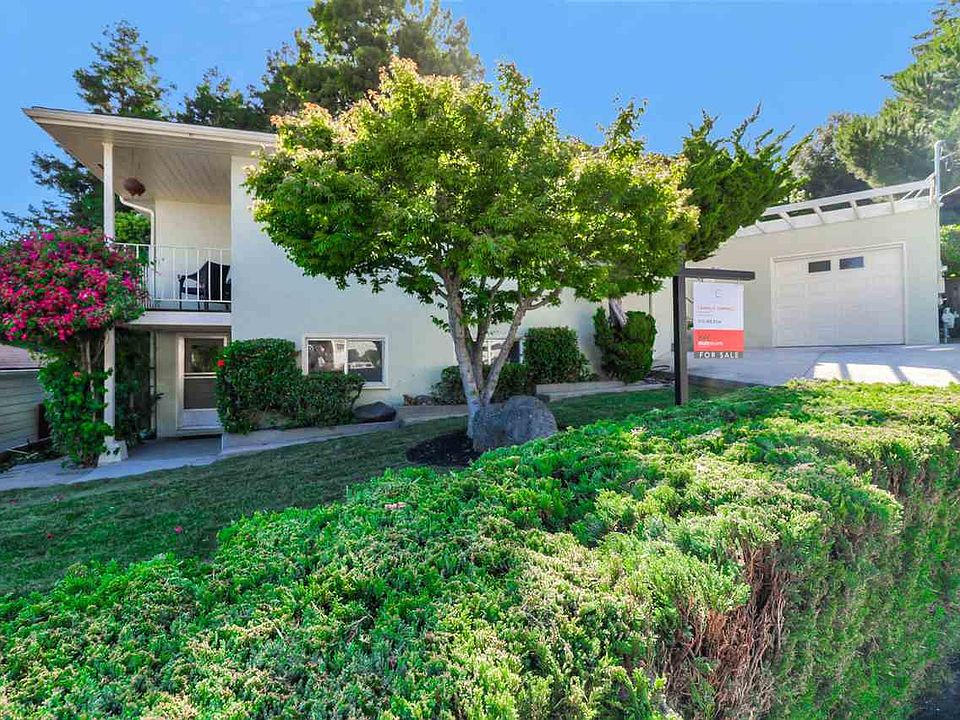 1st image of 24059 Carmelita Dr
