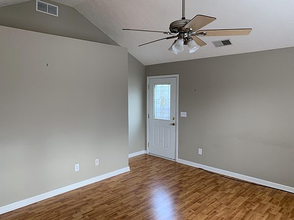 5th image of 104 Johnson St #1